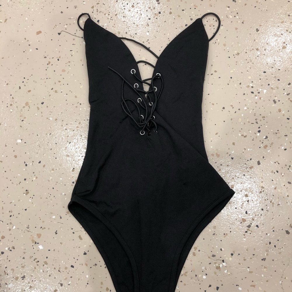 ✨lace up bodysuit✨